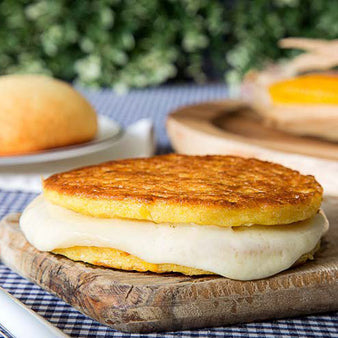 Panna Cachapas, Arepa de Choclo or Sweet Corn Pancakes Pre-cooked (5 Units)